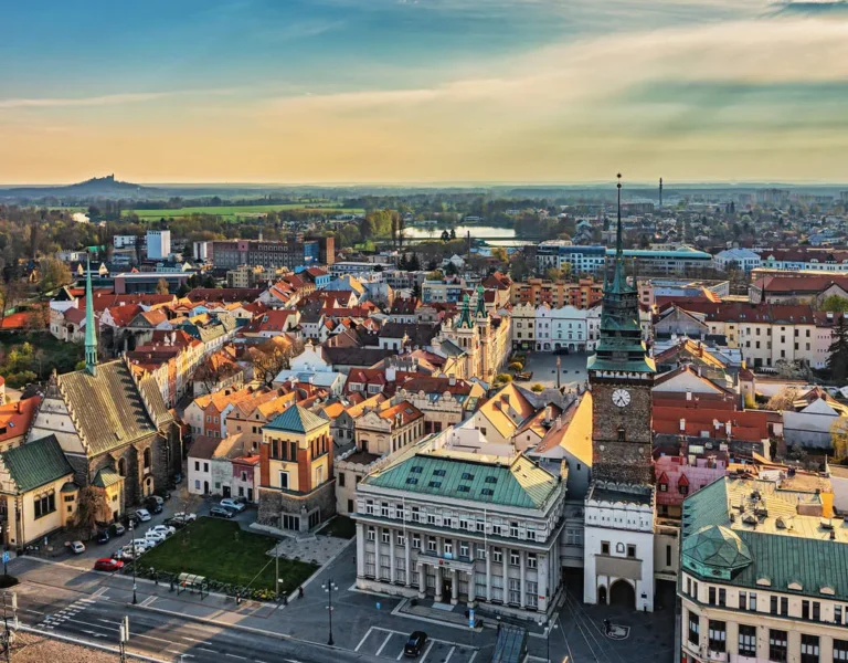 Pardubice – centrum města, kde zajišťujeme čištění koberců pro firmy